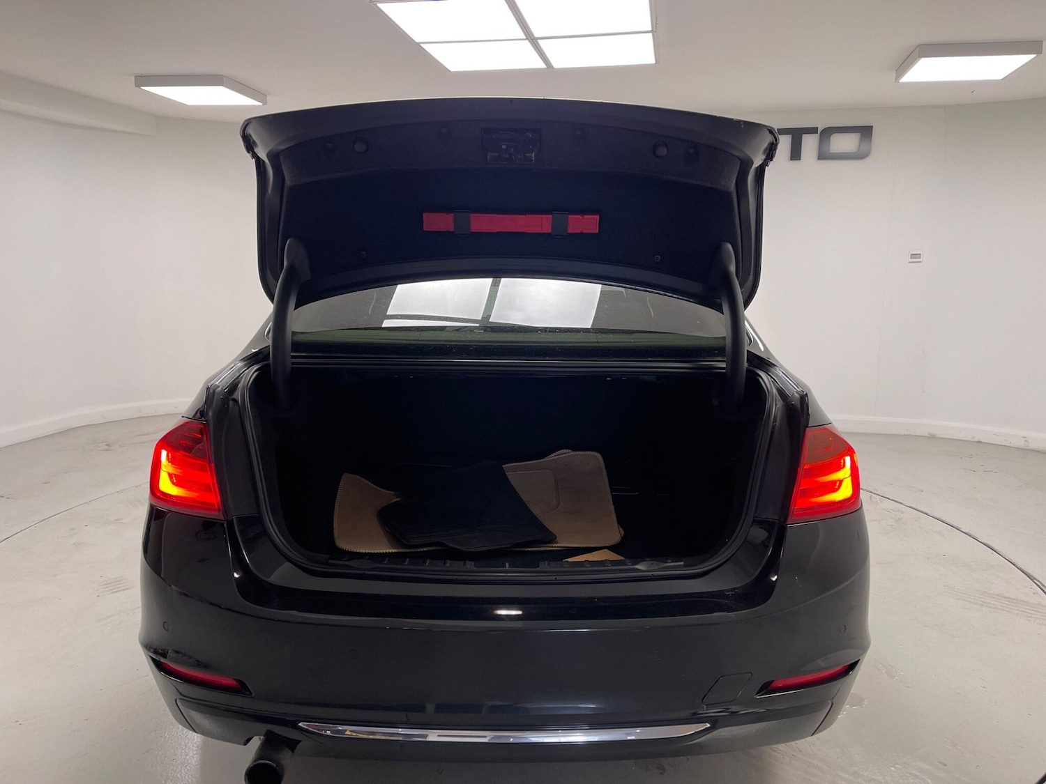 Used BMW 3 Series 2013 for sale - 76388172: Photo 34