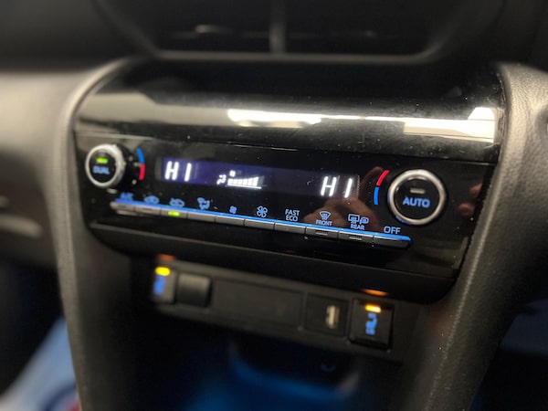 Used Toyota Yaris Cross 2022 for sale - 74838019: Photo 17