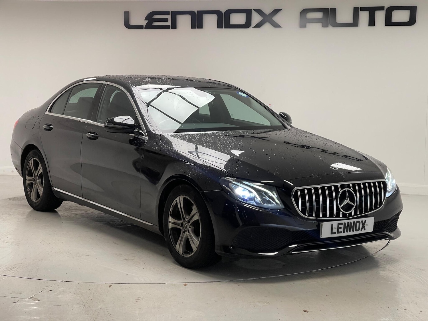 Used Mercedes-Benz E Class 2017 for sale - 76572582: Photo 1