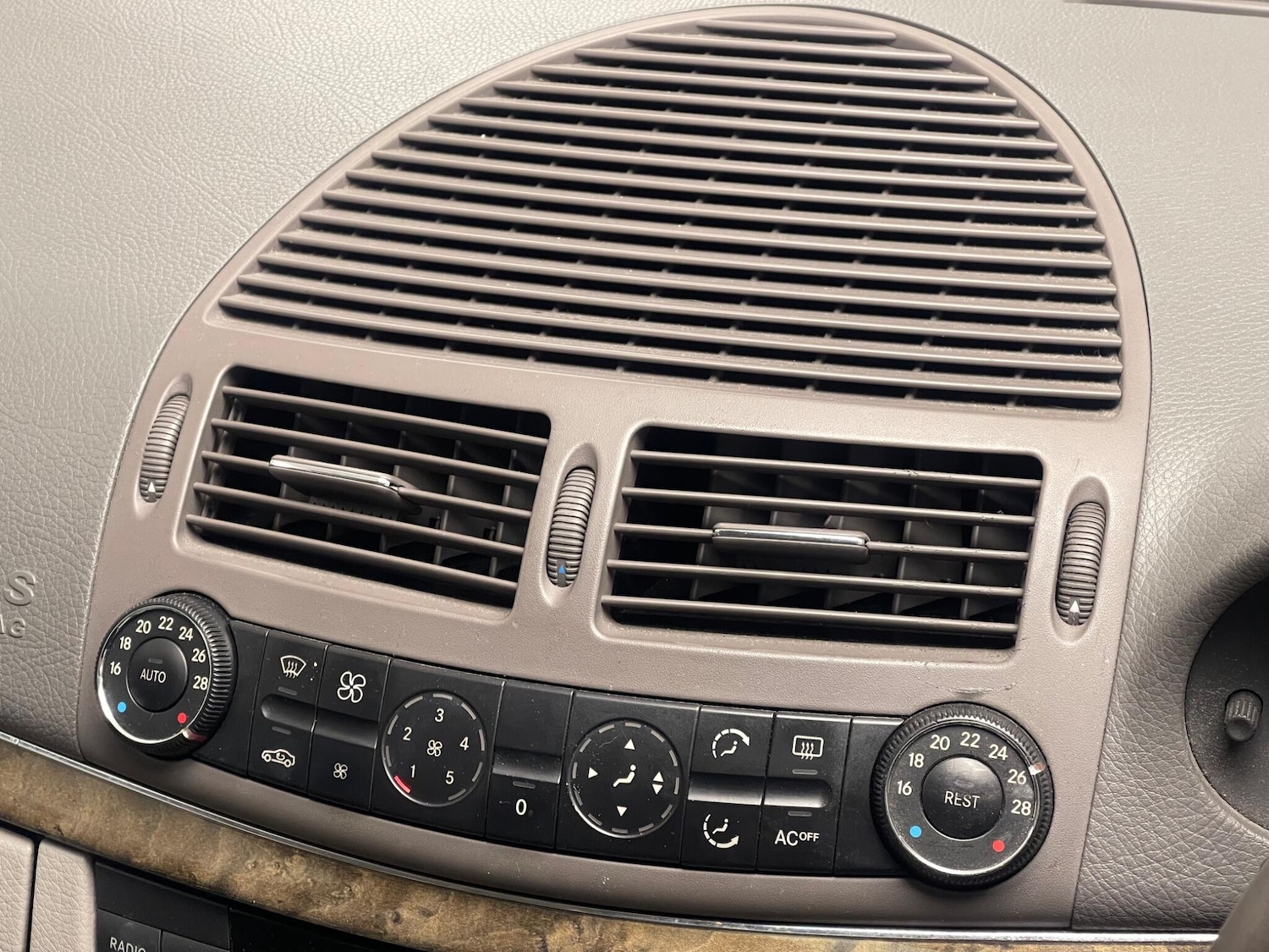 Used Mercedes-Benz E Class 2004 for sale - 78073041: Photo 31