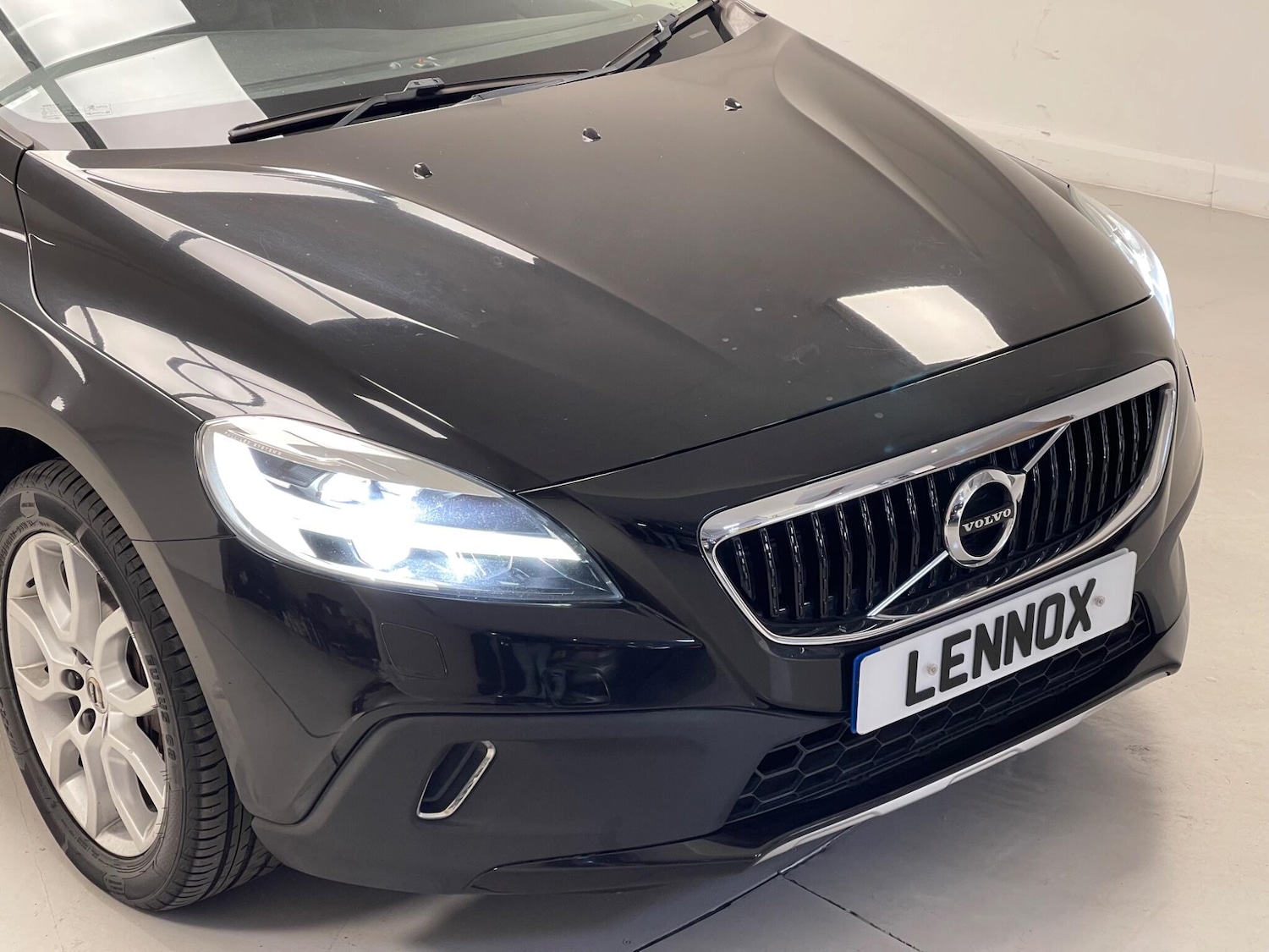 Used Volvo V40 Cross Country 2017 for sale - 75707555: Photo 28