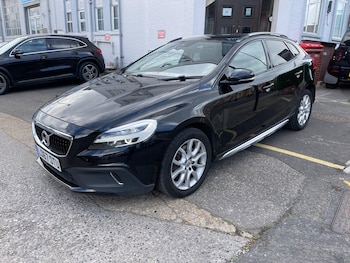 Used Volvo V40 Cross Country 2017 for sale - 75707555: Photo