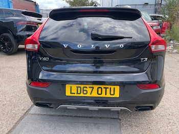 Used Volvo V40 Cross Country 2017 for sale - 75707555: Photo