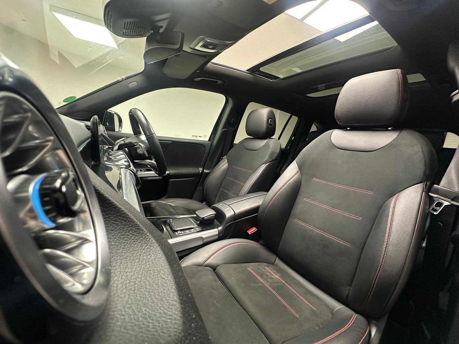 Used Mercedes-Benz GLB 2023 for sale - 77510925: Photo 29