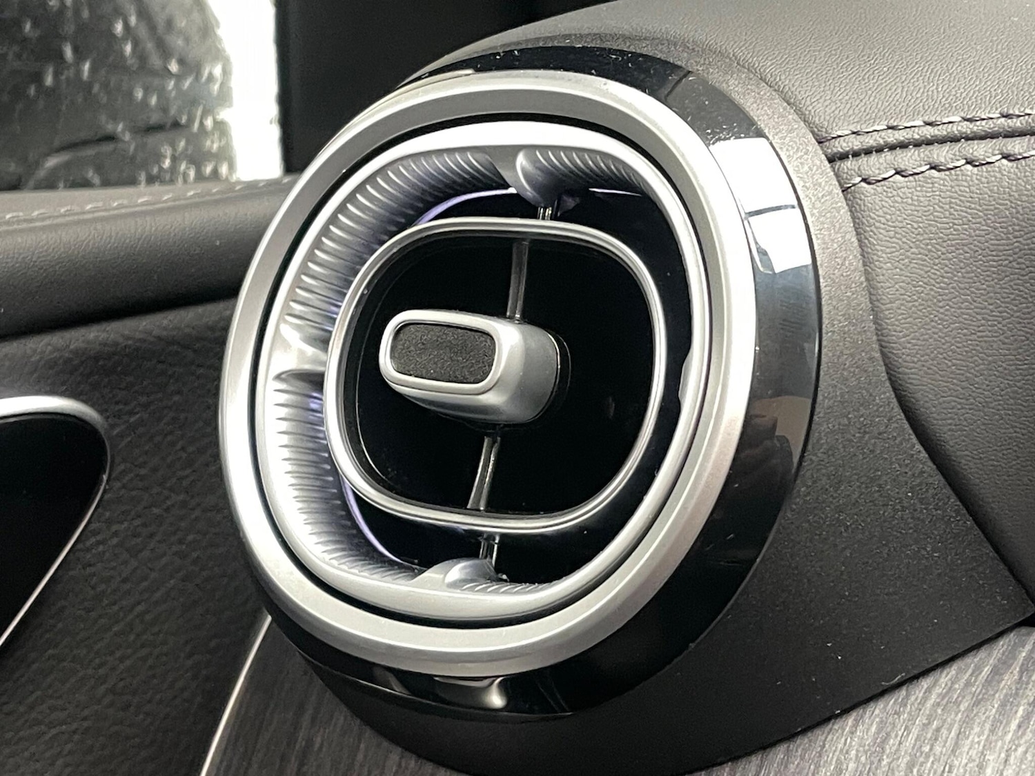 Used Mercedes-Benz GLC 2024 for sale - 77163338: Photo 42