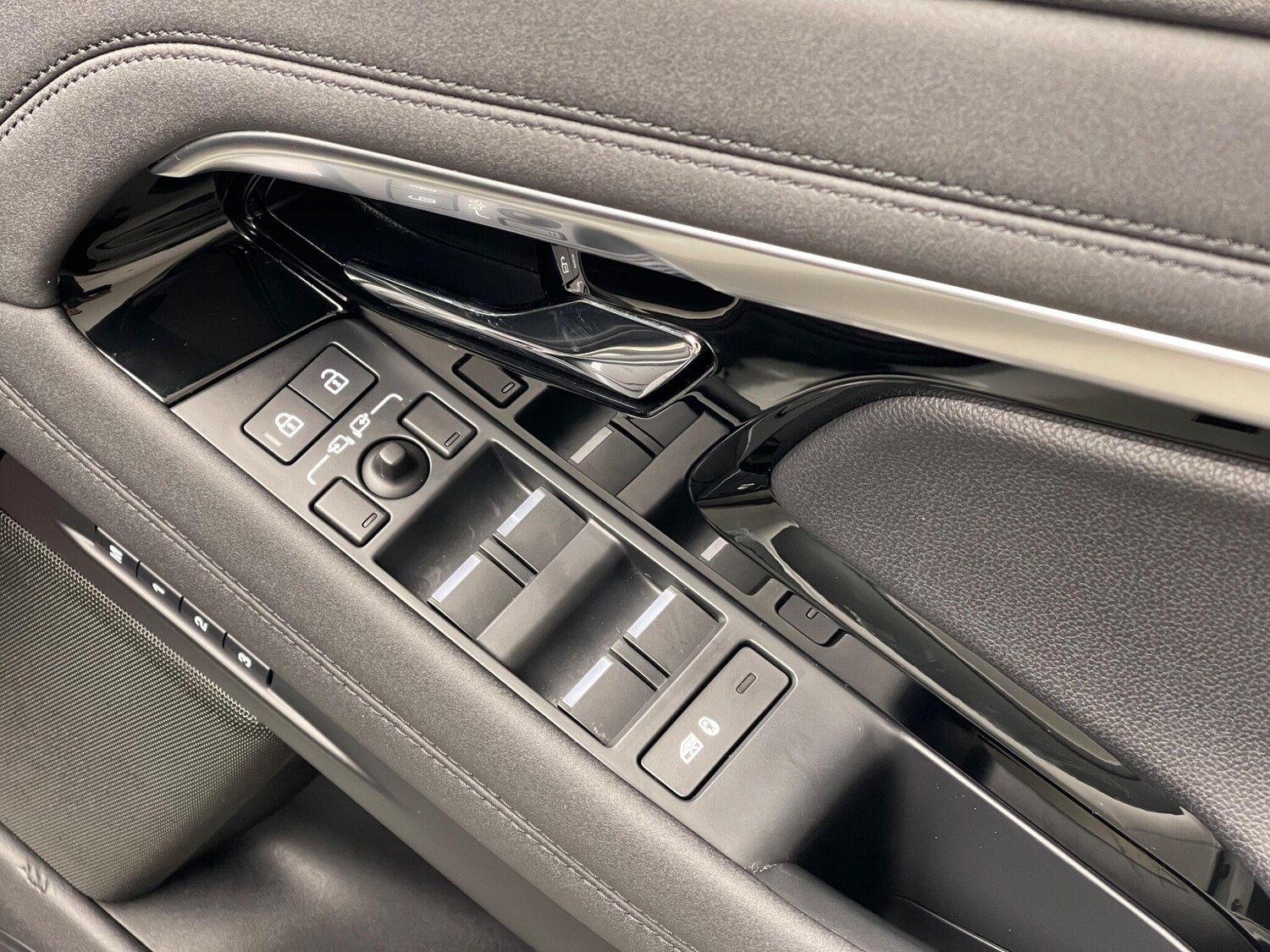 Used Land Rover Range Rover Evoque 2022 for sale - 77612311: Photo 46