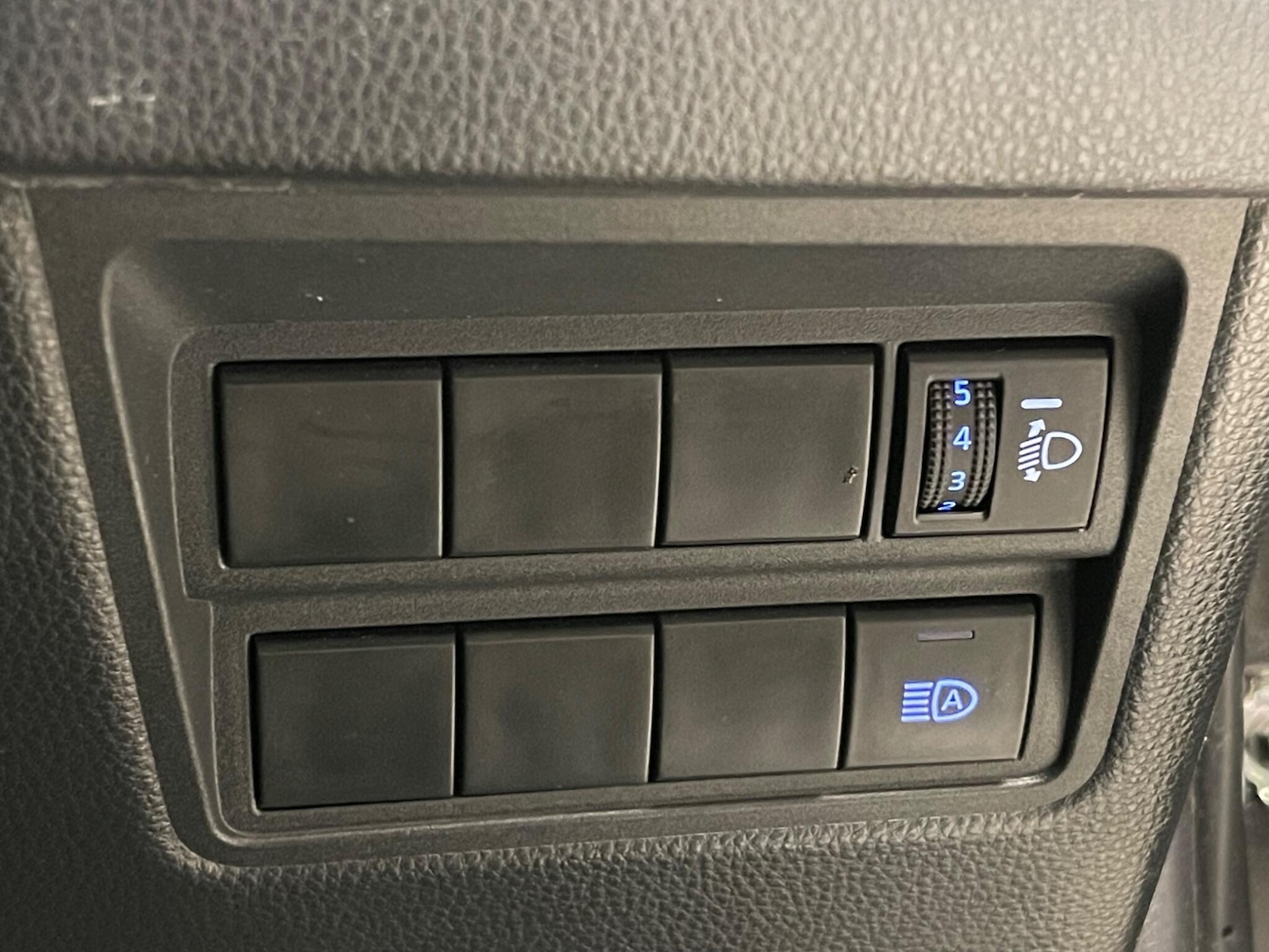 Used Toyota Yaris 2023 for sale - 76994044: Photo 16