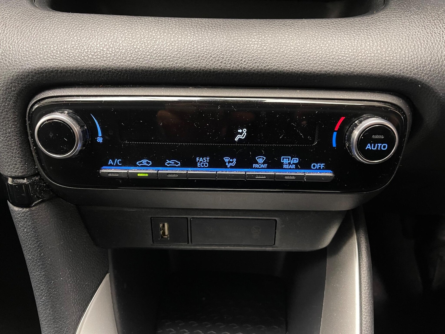 Used Toyota Yaris 2023 for sale - 76994044: Photo 17