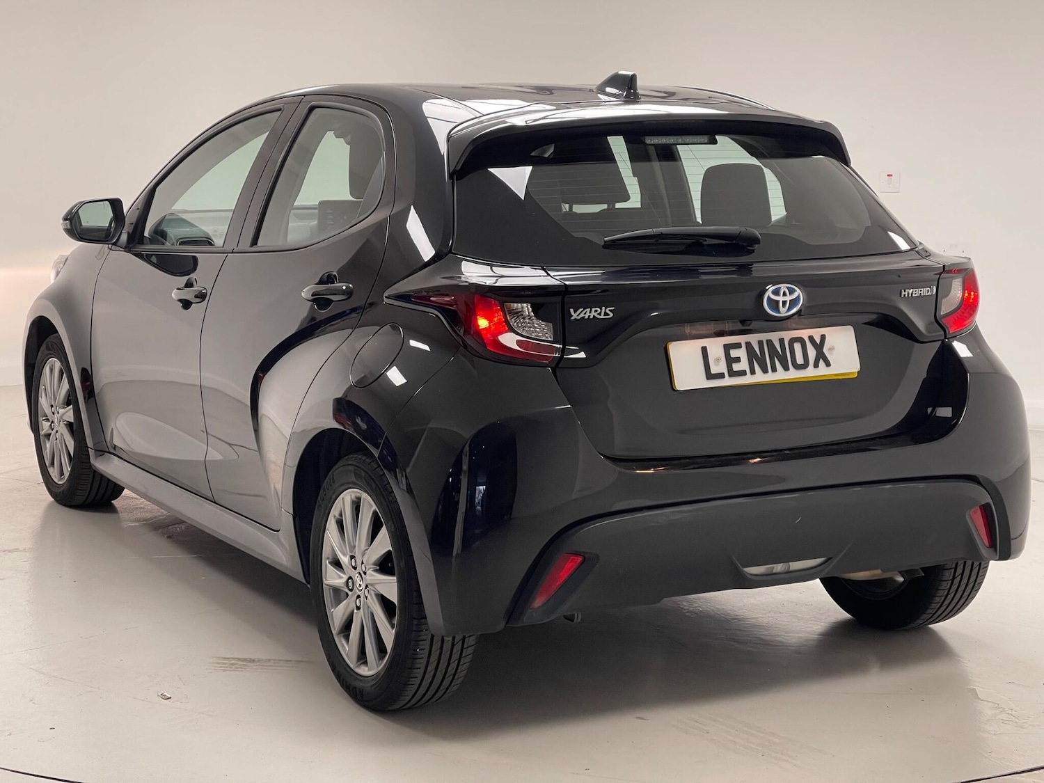 Used Toyota Yaris 2023 for sale - 76994044: Photo 4