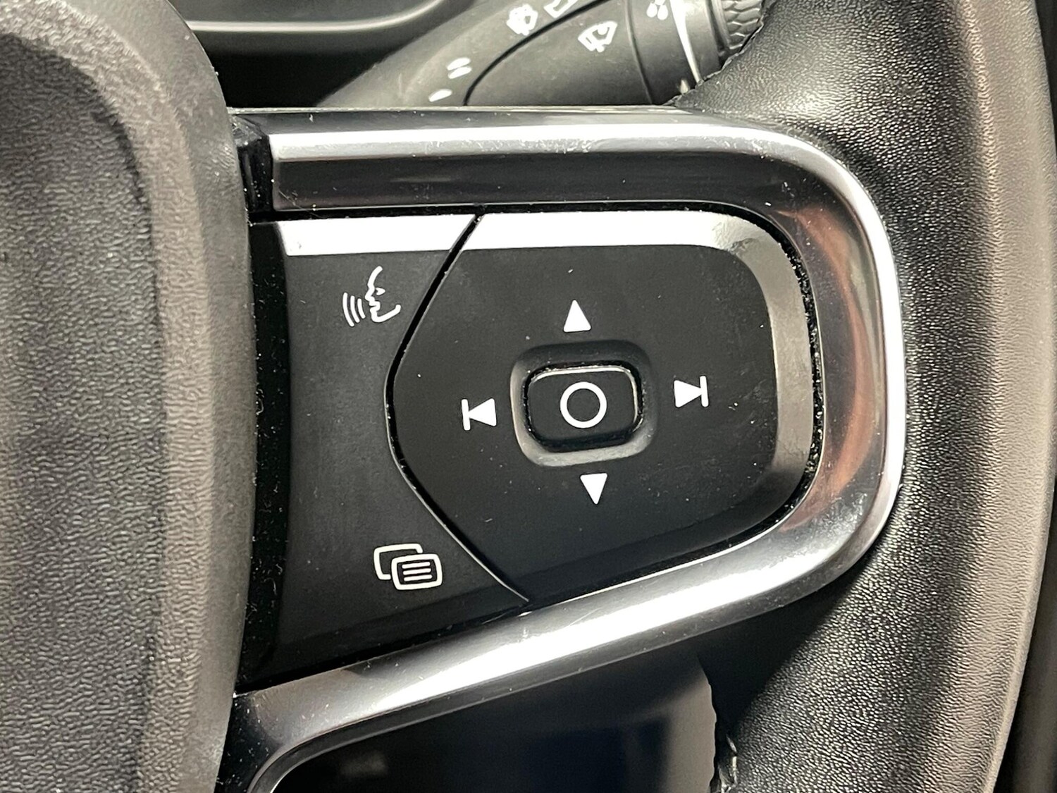 Used Volvo XC40 for sale - 77659154: Photo 19