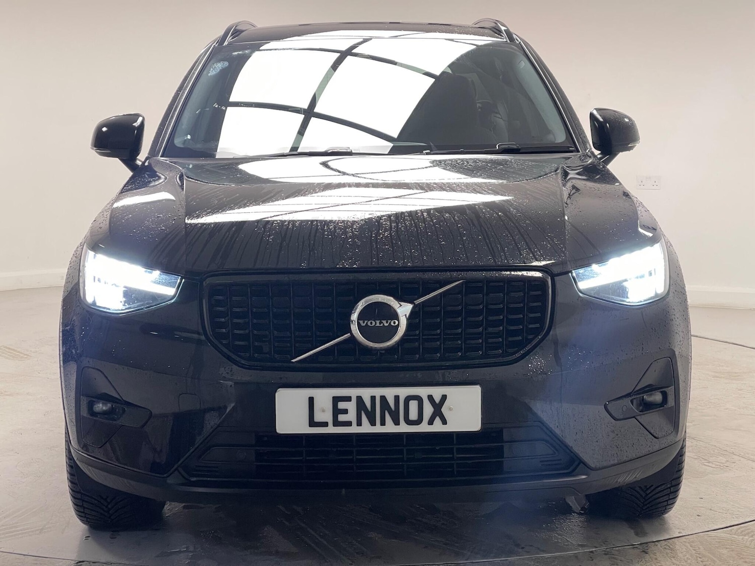 Used Volvo XC40 for sale - 77659154: Photo 2