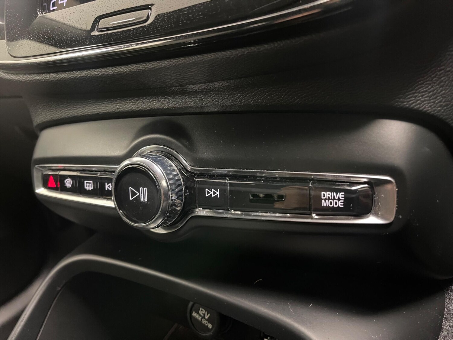 Used Volvo XC40 for sale - 77659154: Photo 9