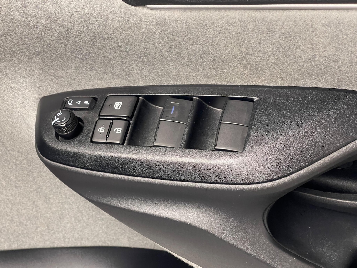 Used Toyota Yaris 2020 for sale - 76549038: Photo 30