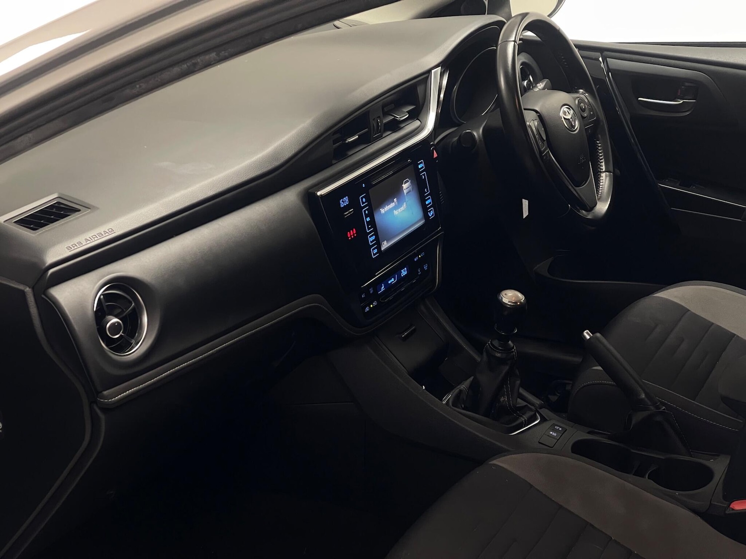 Used Toyota Auris 2017 for sale - 77351379: Photo 8