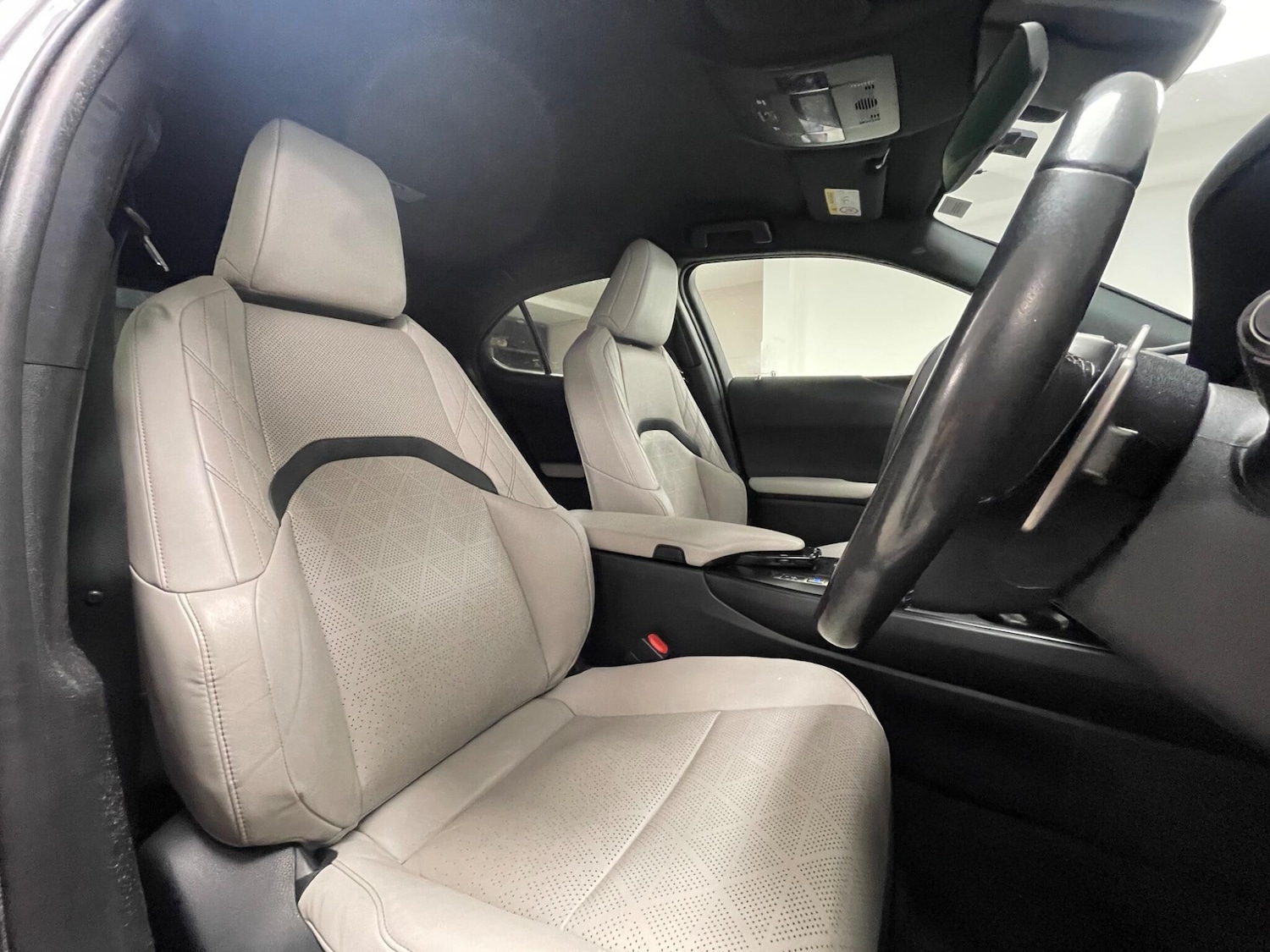 Used Lexus UX 2021 for sale - 76976475: Photo 11