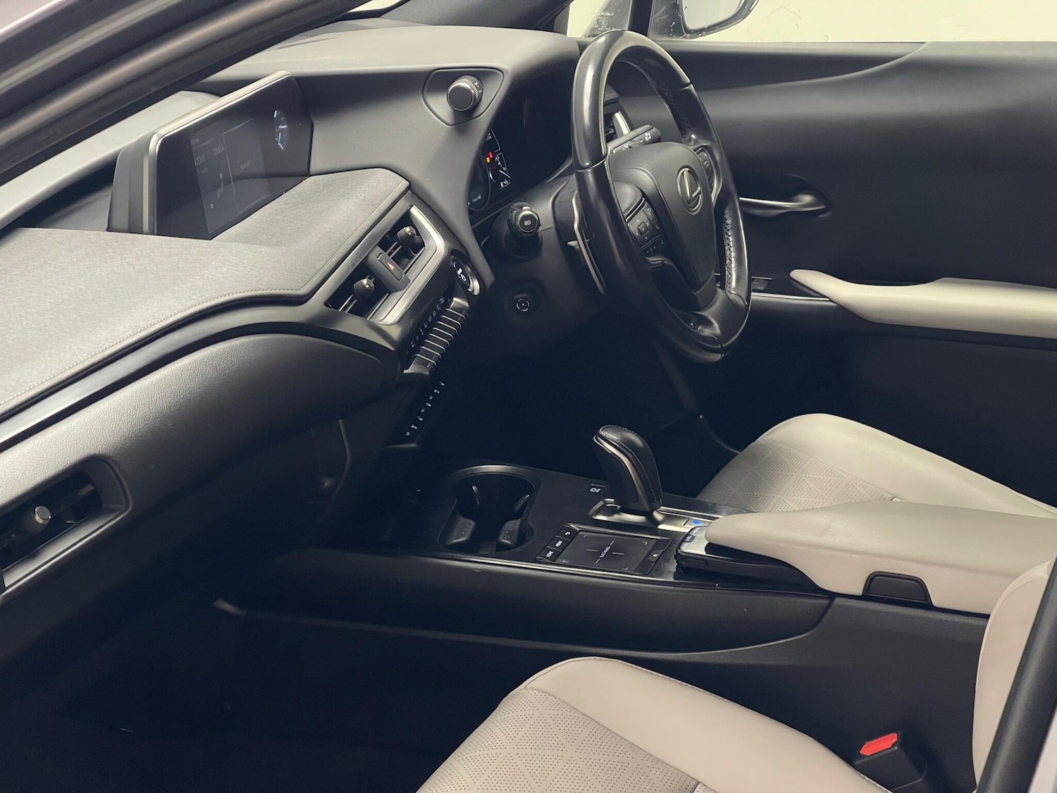 Used Lexus UX 2021 for sale - 76976475: Photo 7