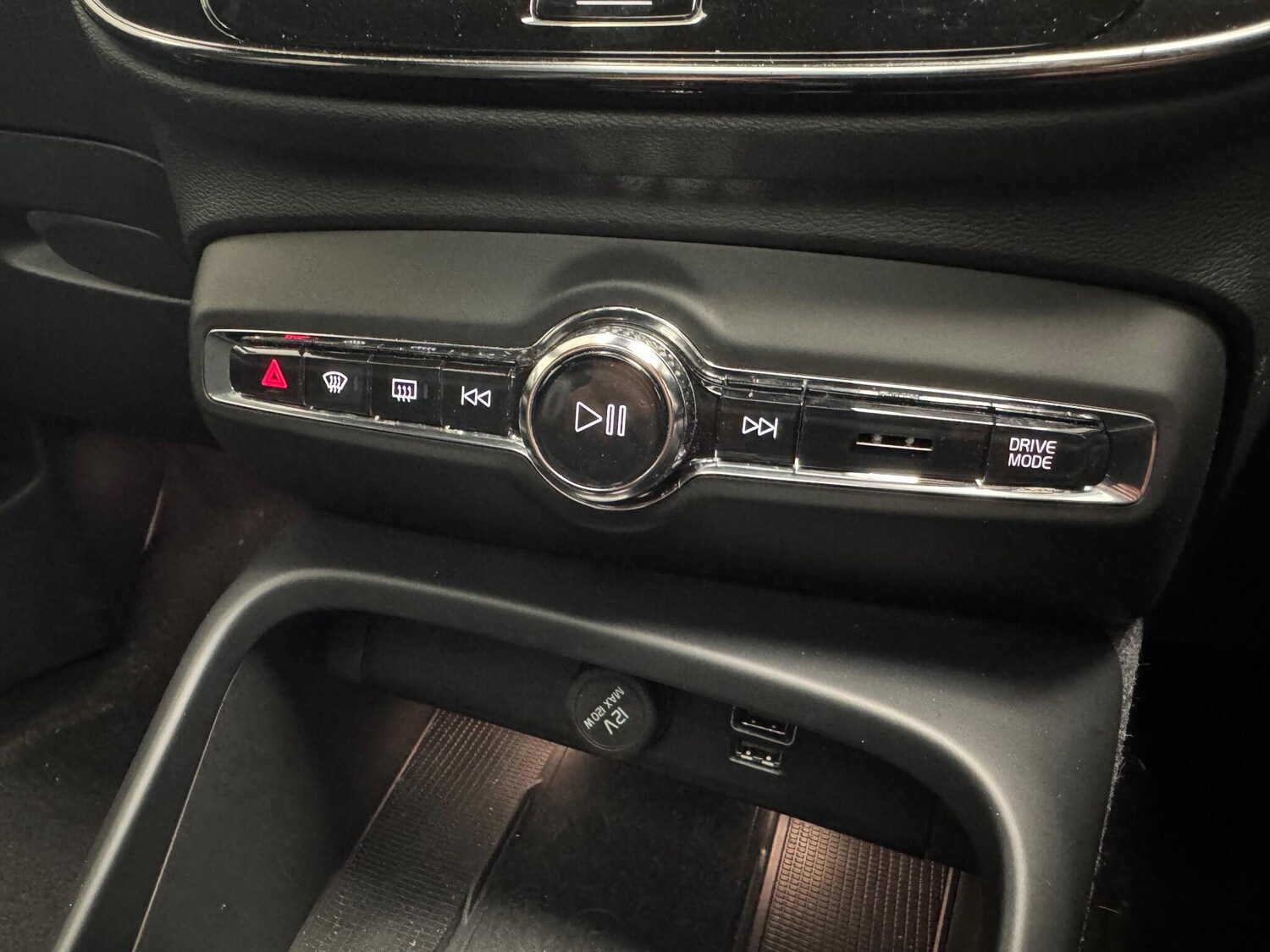 Used Volvo XC40 2022 for sale - 77969879: Photo 15