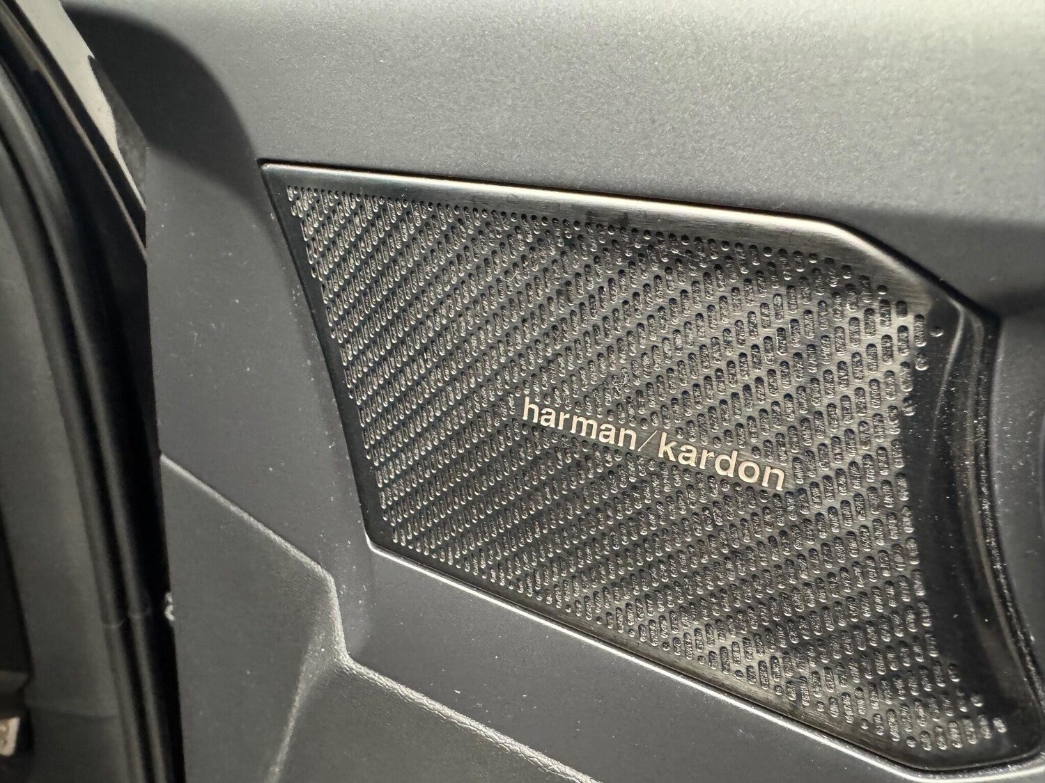 Used Volvo XC40 2022 for sale - 77969879: Photo 25