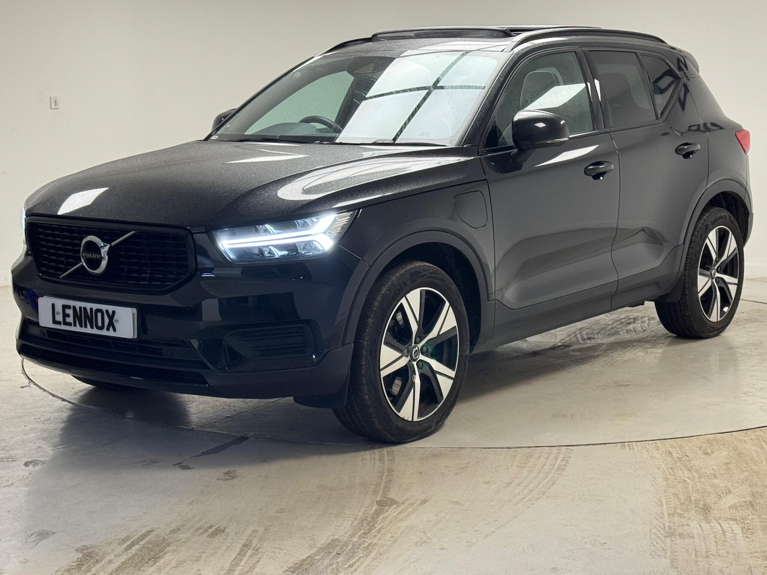 Used Volvo XC40 2022 for sale - 77969879: Photo 3