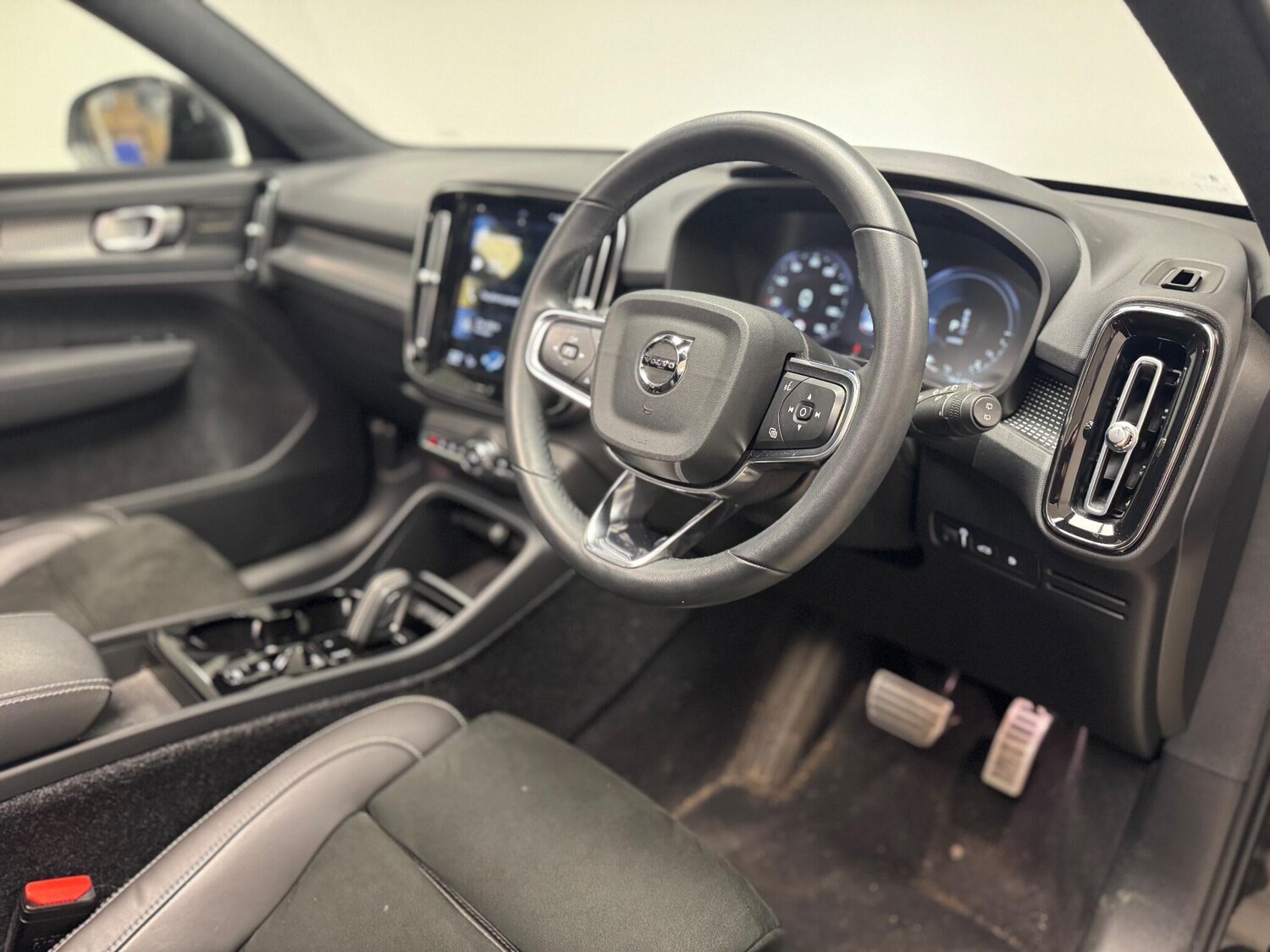 Used Volvo XC40 2022 for sale - 77969879: Photo 8