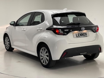 Used Toyota Yaris 2023 for sale - 76031722: Photo 2