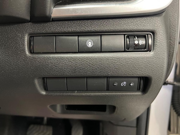 Used Nissan X-Trail 2023 for sale - 72850203: Photo 23