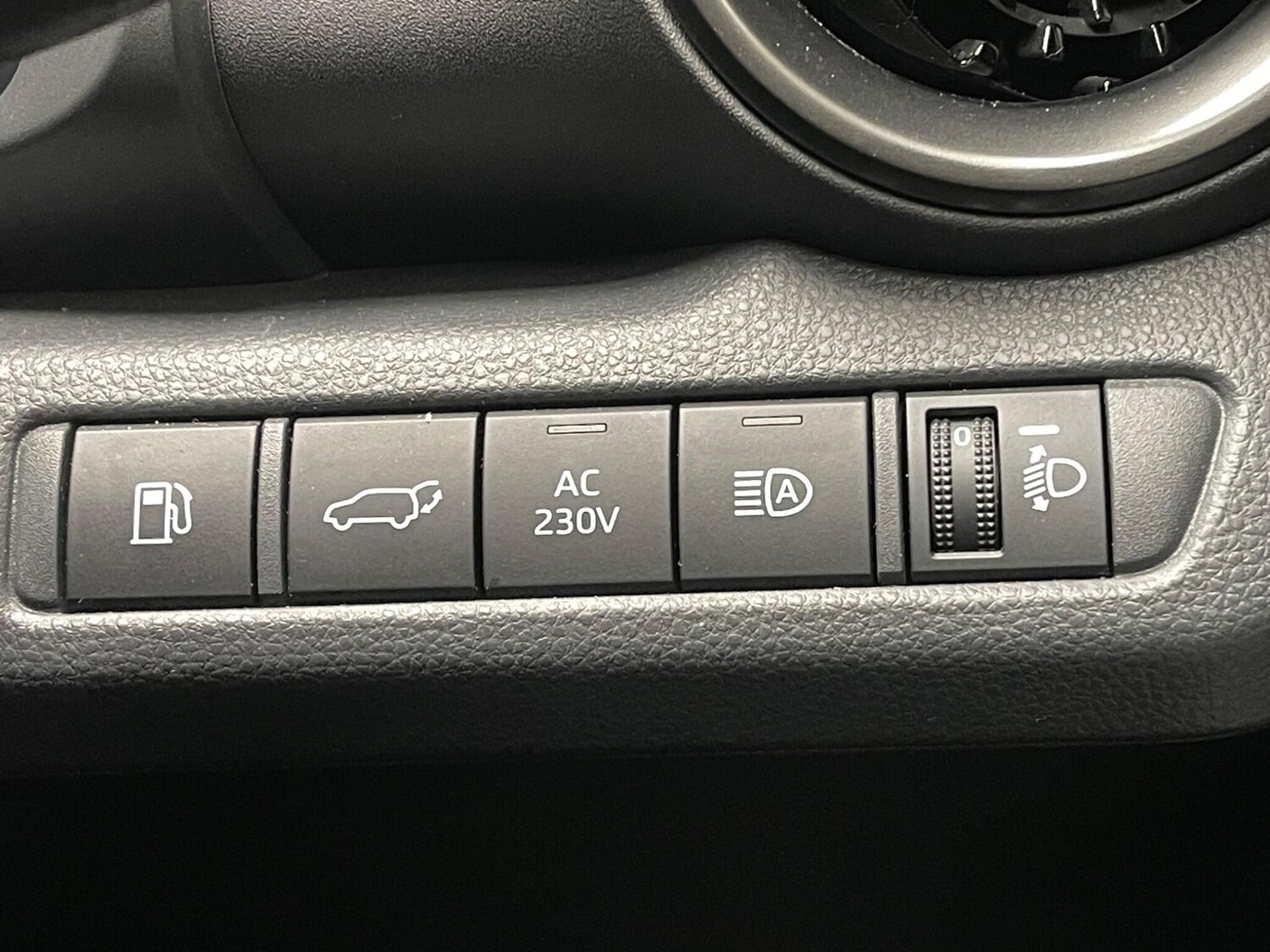 Used Toyota C-HR 2024 for sale - 77574981: Photo 23