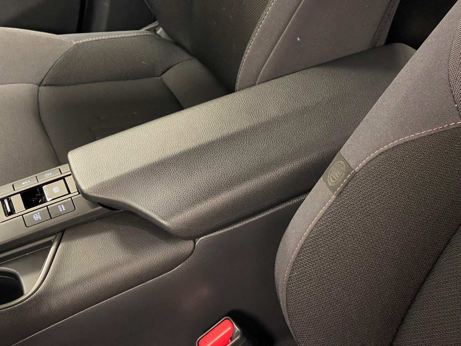 Used Toyota C-HR 2024 for sale - 77574981: Photo 34