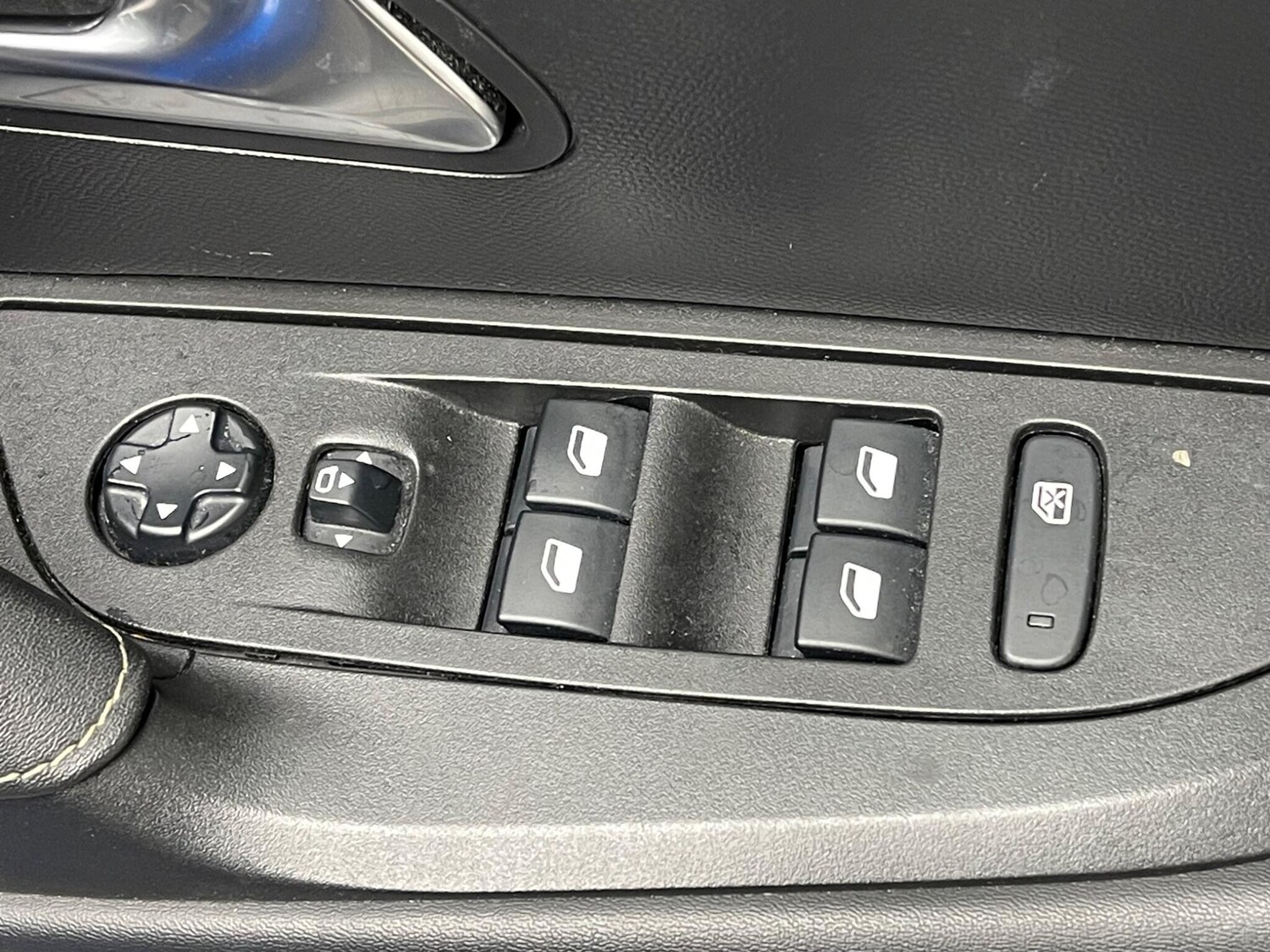 Used Peugeot E-2008 2021 for sale - 76521815: Photo 13