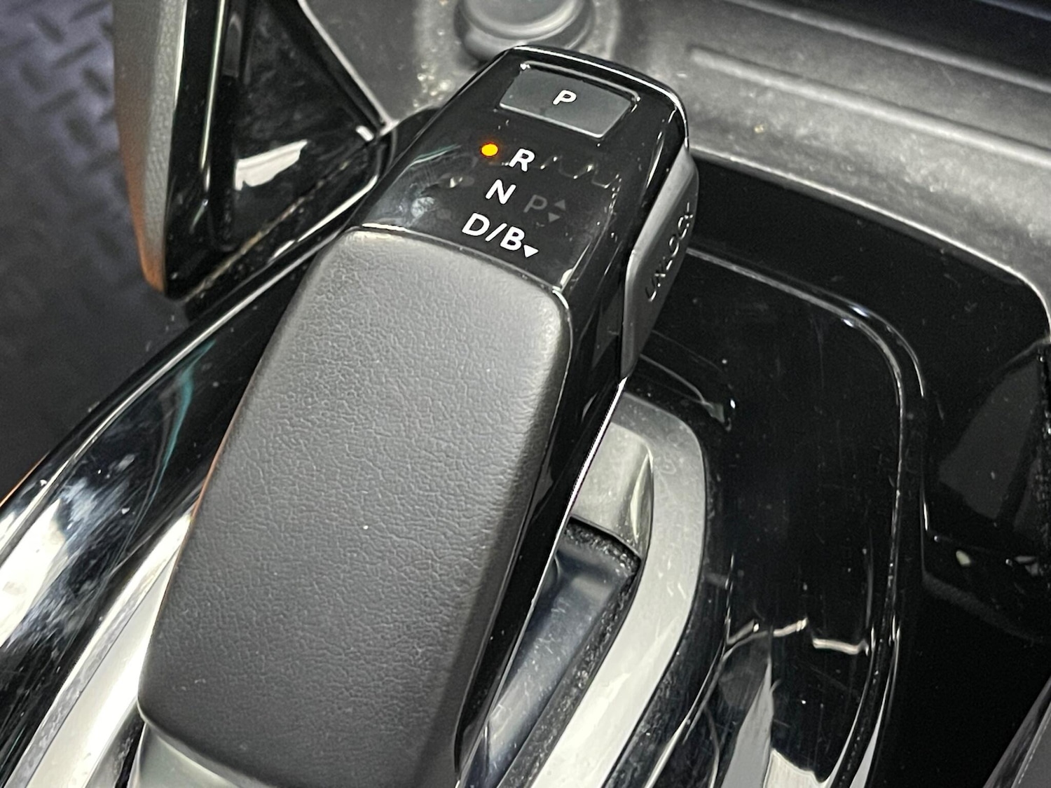 Used Peugeot E-2008 2021 for sale - 76521815: Photo 22