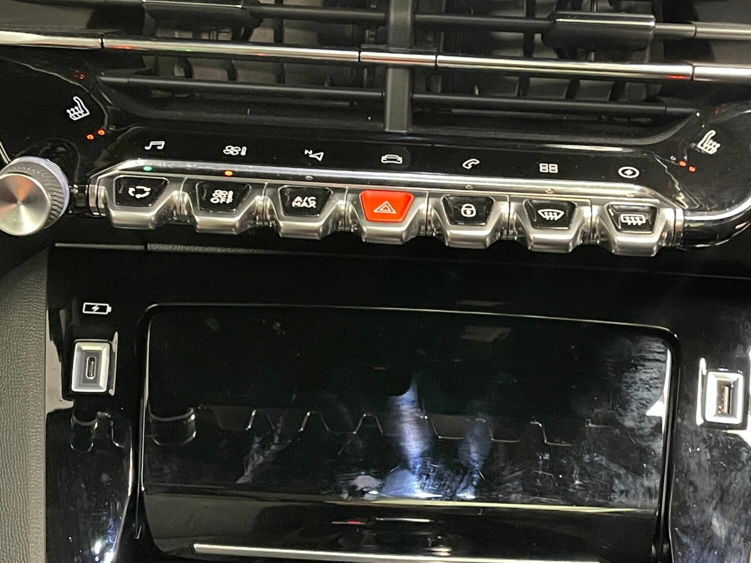 Used Peugeot E-2008 2021 for sale - 76521815: Photo 35