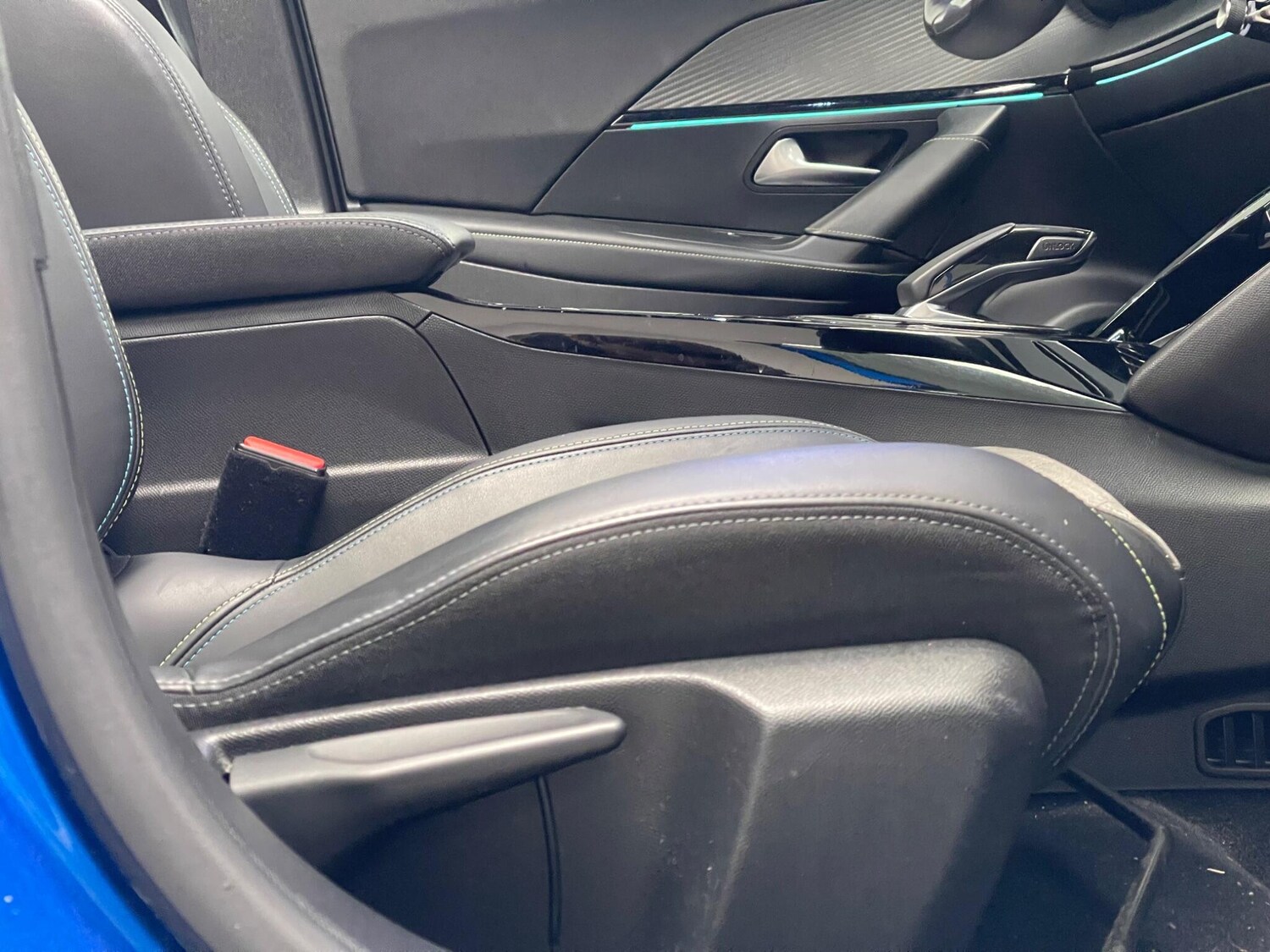 Used Peugeot E-2008 2021 for sale - 76521815: Photo 40