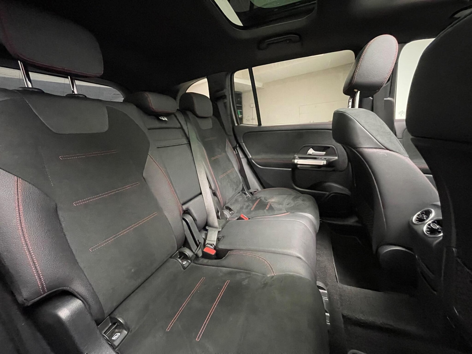 Used Mercedes-Benz GLB 2023 for sale - 77358541: Photo 12