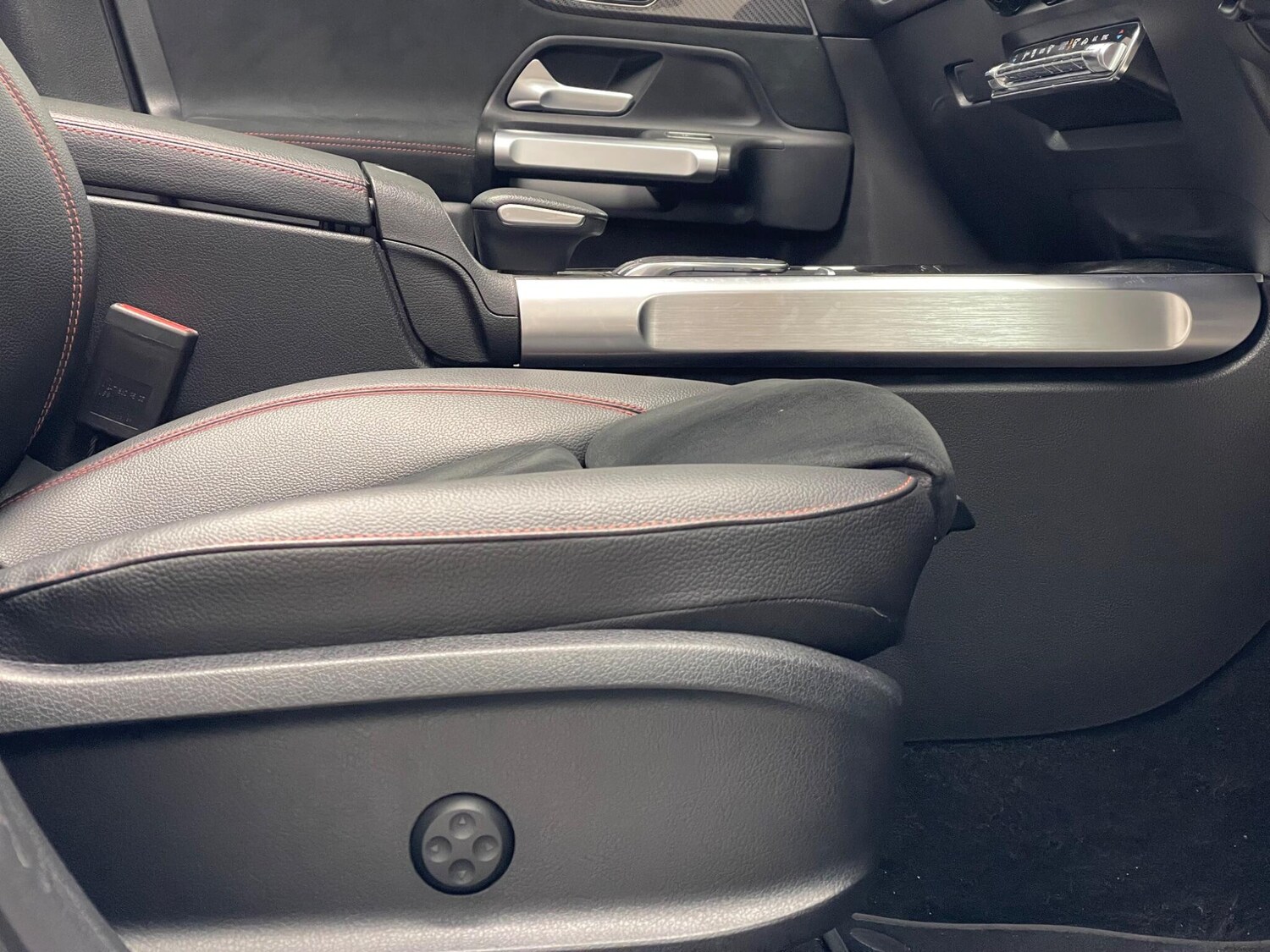 Used Mercedes-Benz GLB 2023 for sale - 77358541: Photo 23