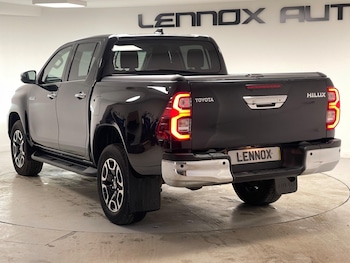 Used Toyota Hilux 2023 for sale - 77524683: Photo