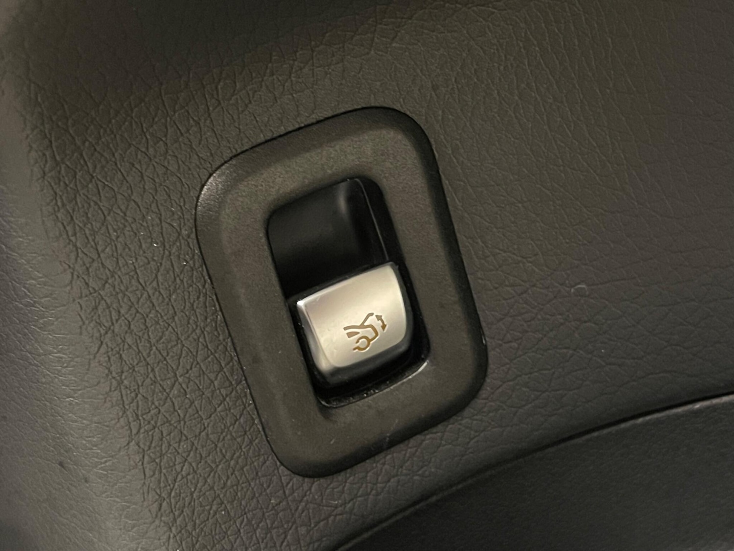 Used Mercedes-Benz EQC 2021 for sale - 76976895: Photo 13