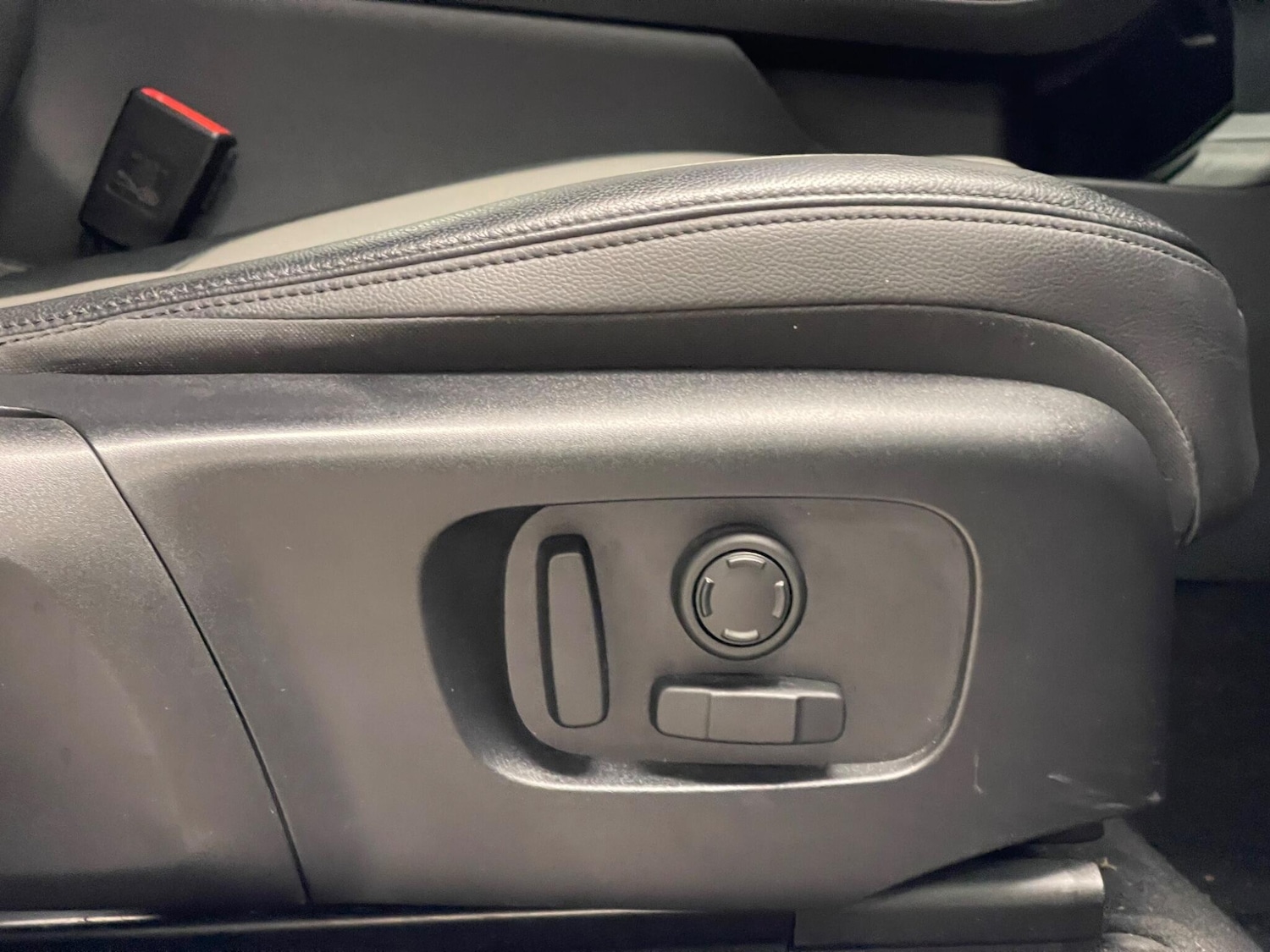 Used Land Rover Range Rover Evoque 2025 for sale - 76388799: Photo 11