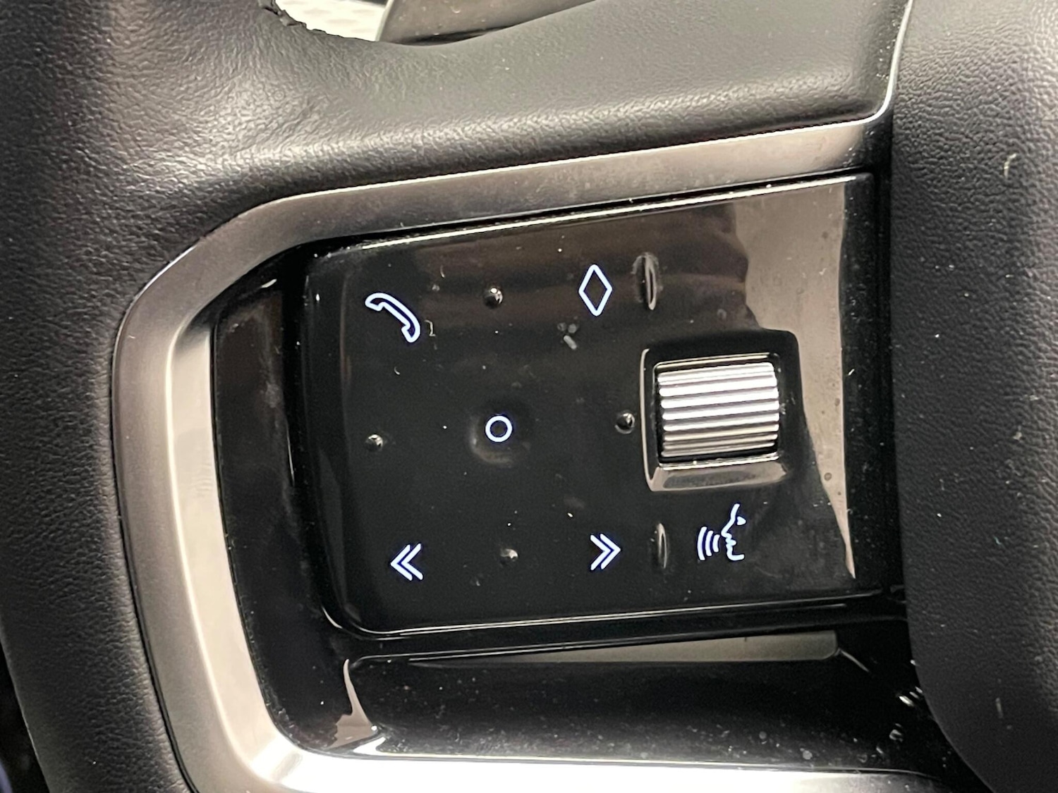 Used Land Rover Range Rover Evoque 2025 for sale - 76388799: Photo 12