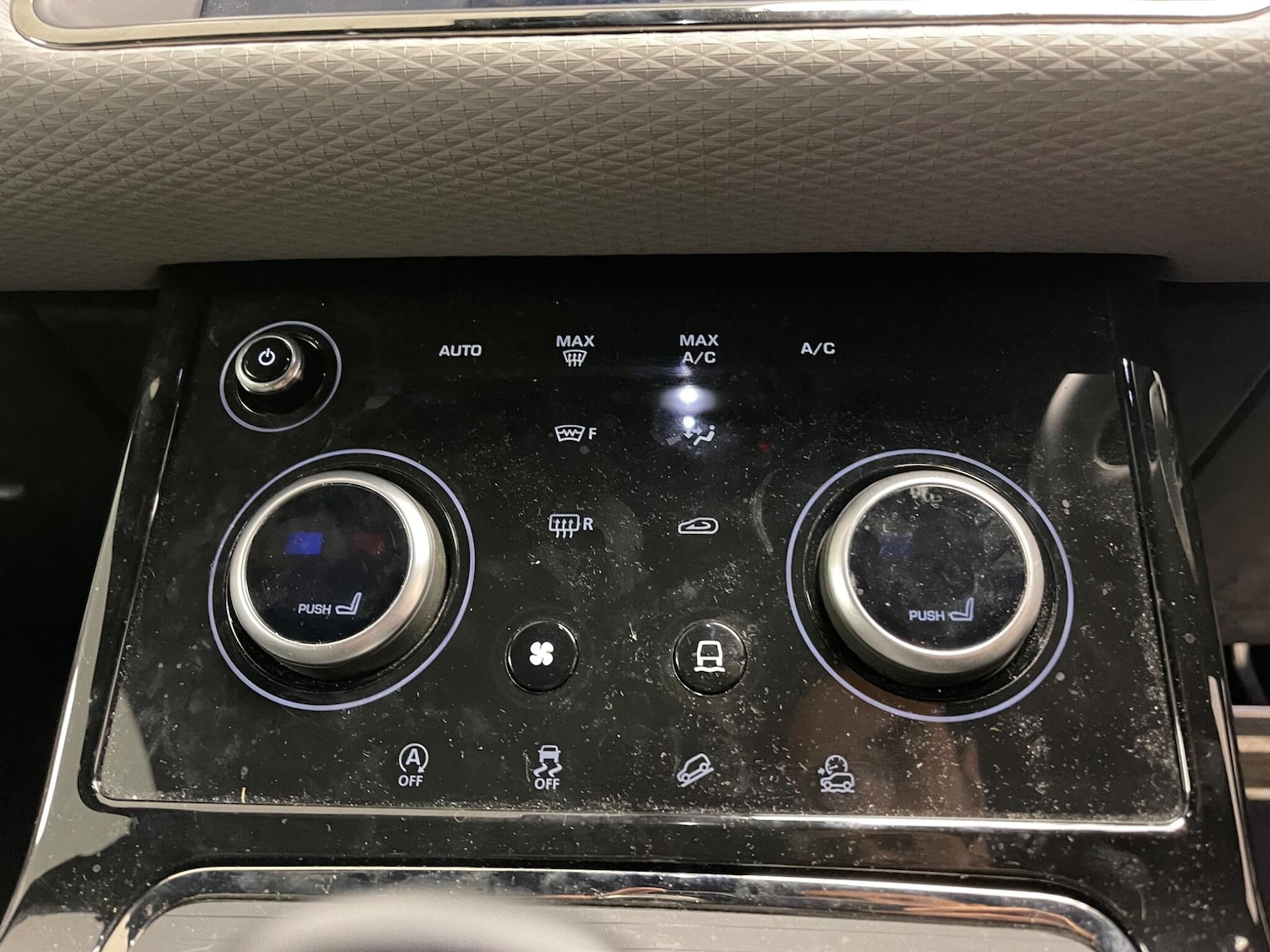 Used Land Rover Range Rover Evoque 2025 for sale - 76388799: Photo 15