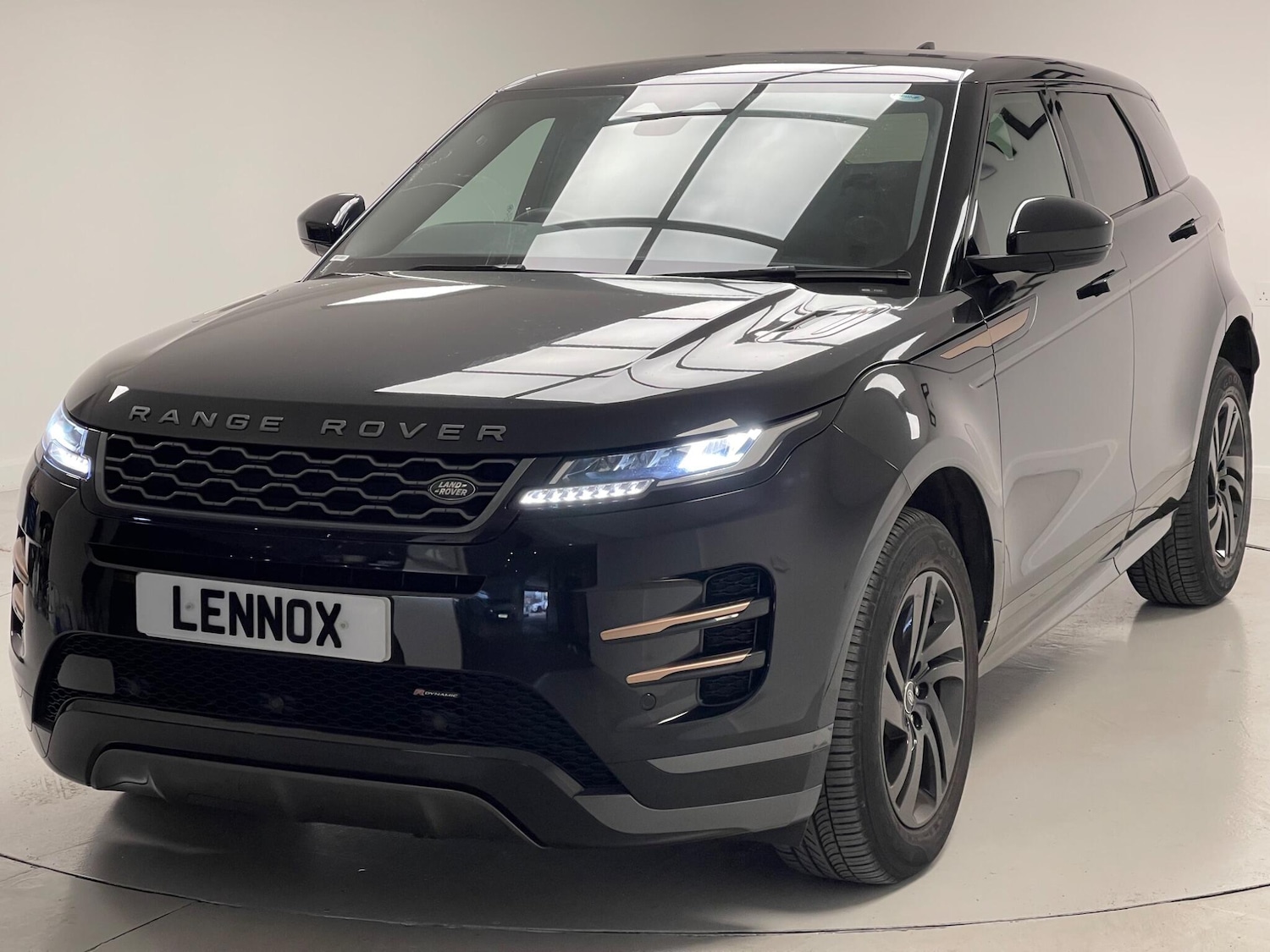 Used Land Rover Range Rover Evoque 2025 for sale - 76388799: Photo 2