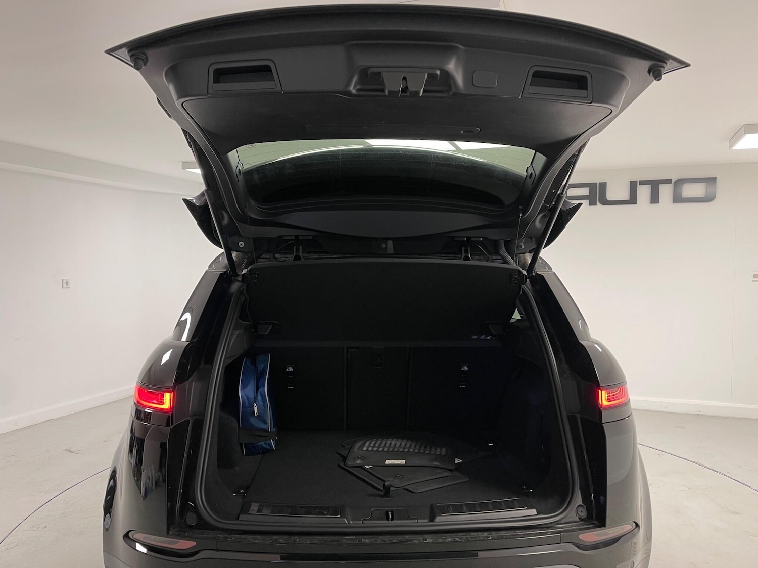 Used Land Rover Range Rover Evoque 2025 for sale - 76388799: Photo 24