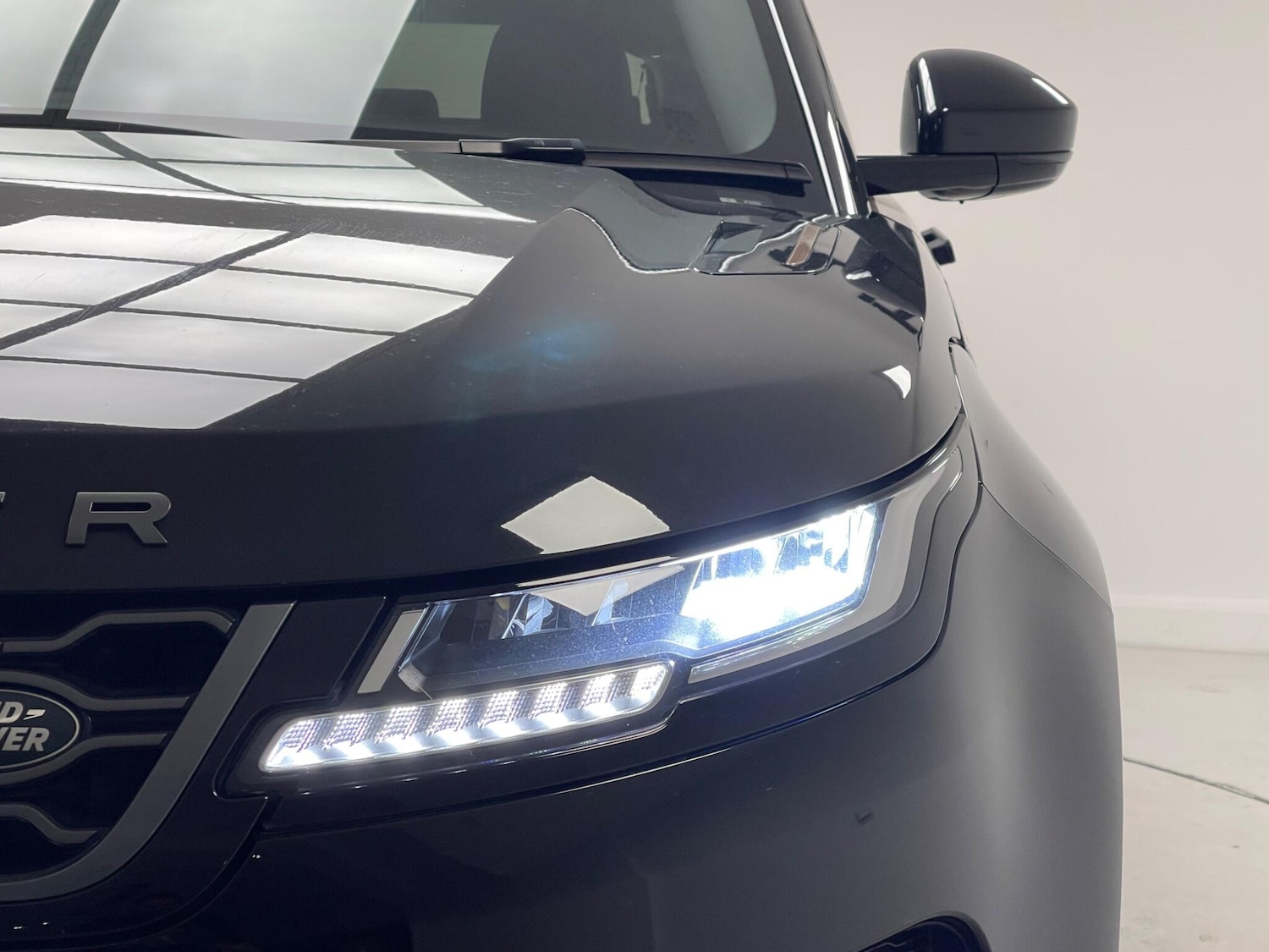 Used Land Rover Range Rover Evoque 2025 for sale - 76388799: Photo 30