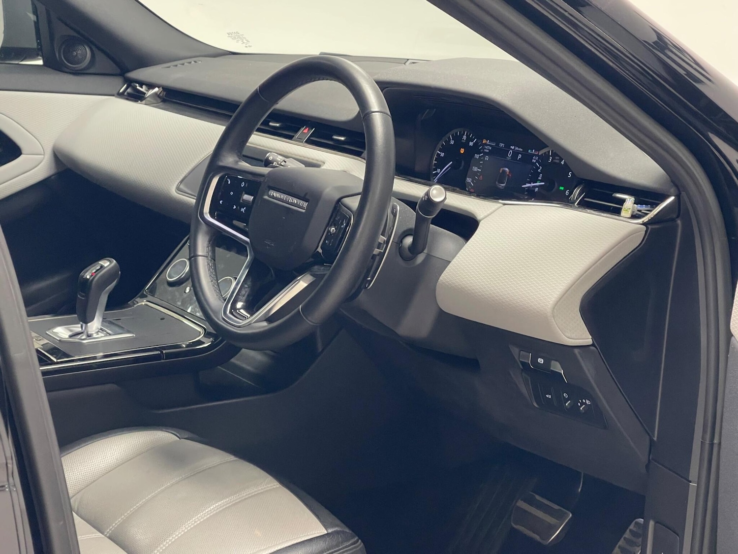 Used Land Rover Range Rover Evoque 2025 for sale - 76388799: Photo 39