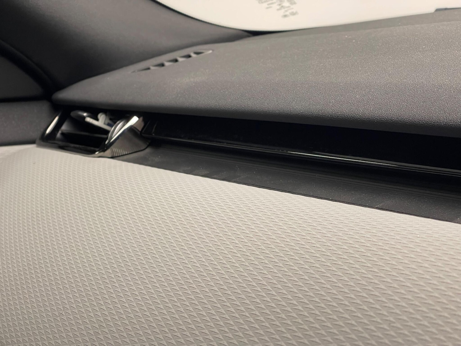 Used Land Rover Range Rover Evoque 2025 for sale - 76388799: Photo 41