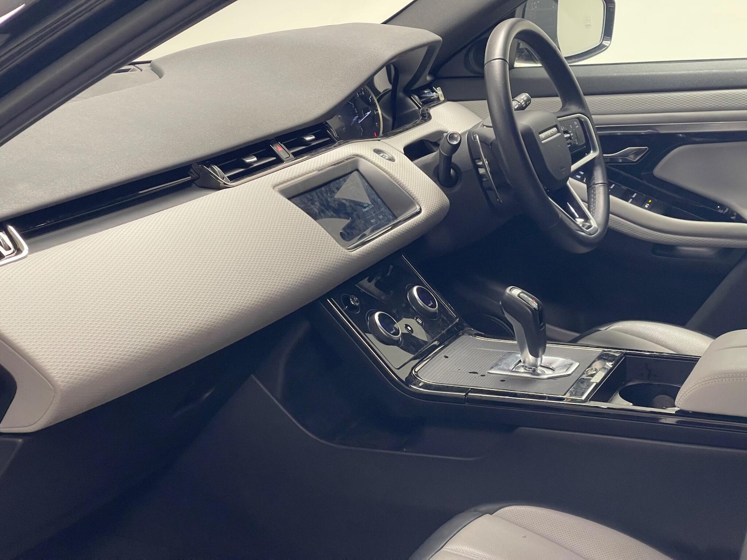 Used Land Rover Range Rover Evoque 2025 for sale - 76388799: Photo 8