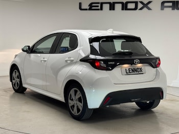 Used Toyota Yaris 2024 for sale - 79034302: Photo