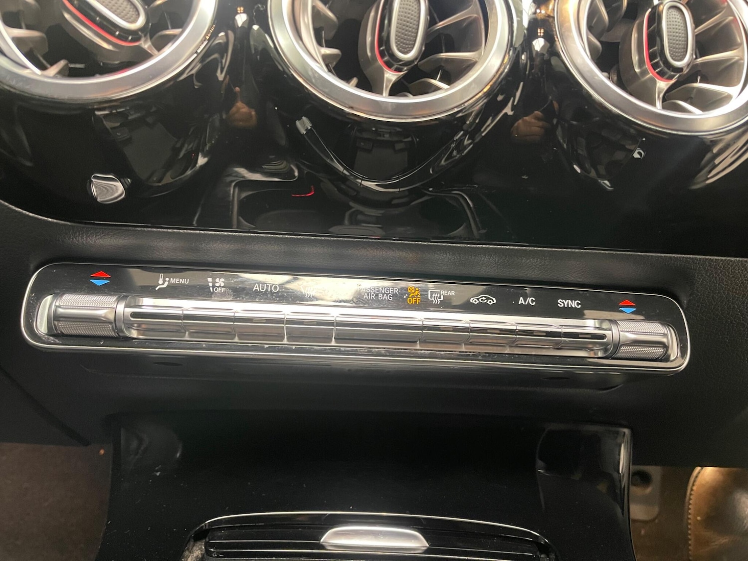 Used Mercedes-Benz CLA 2022 for sale - 76714718: Photo 40