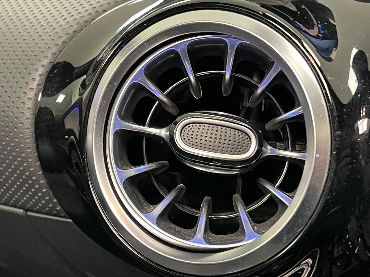 Used Mercedes-Benz CLA 2022 for sale - 76388680: Photo 19