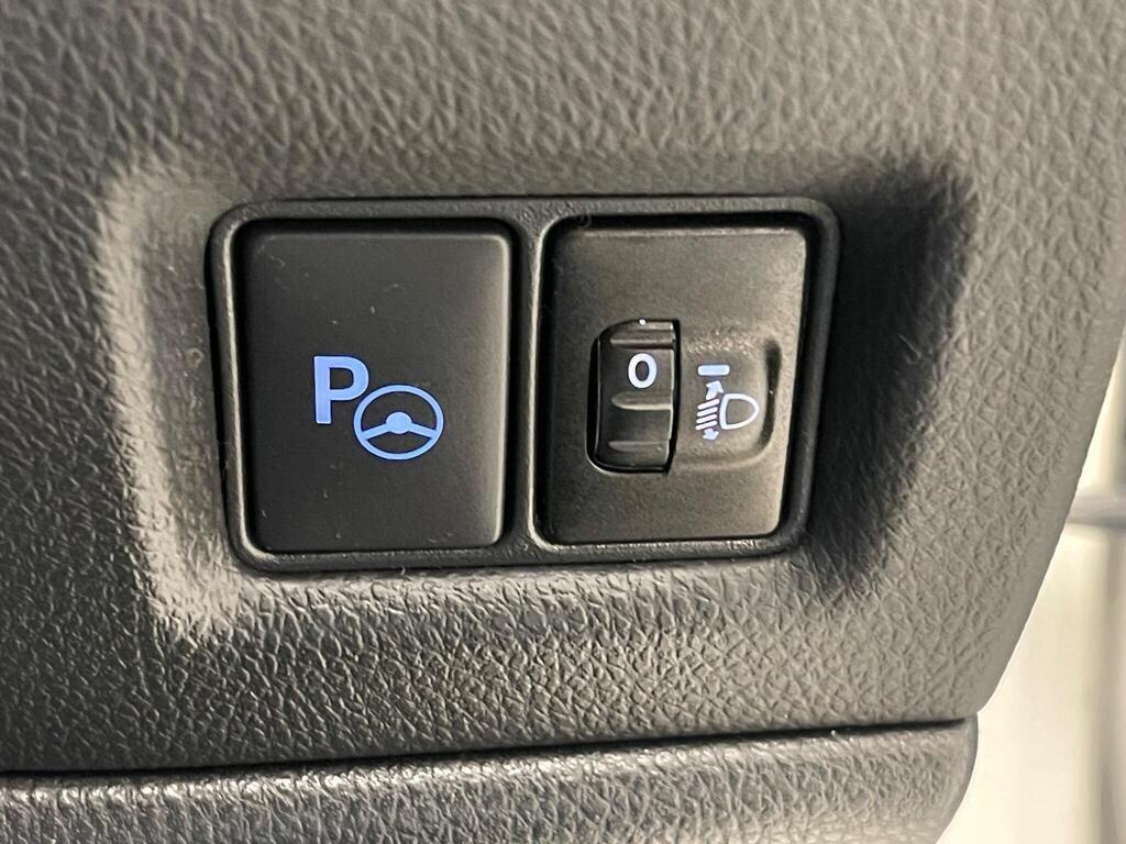 Used Toyota C-HR 2022 for sale - 76850290: Photo 13