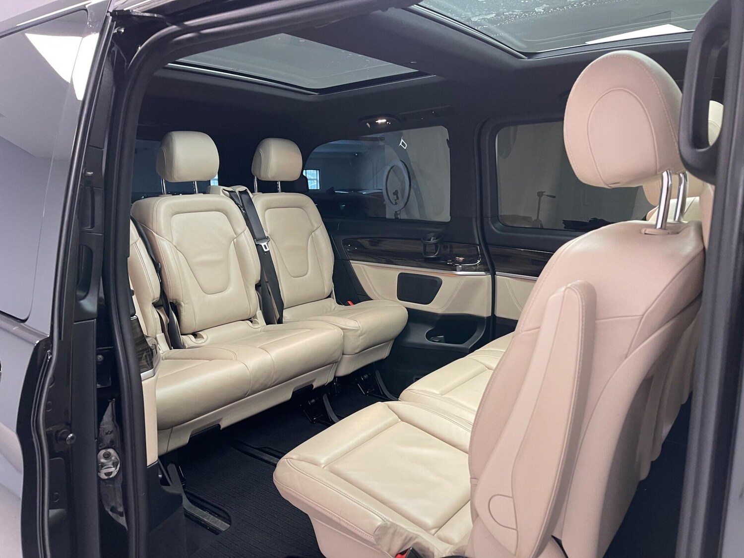 Used Mercedes-Benz V-Class 2020 for sale - 76380759: Photo 10